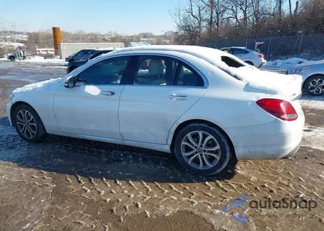 2018 Mercedes-Benz C 300 4Matic из США, поврежденный, VIN 55SWF4KB8JU257228